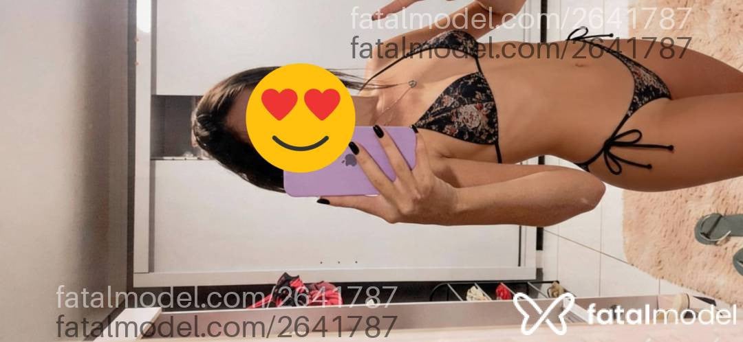 Acompanhante mulher com cabelo castanho de olhos castanhos - Hellen Fontenelle