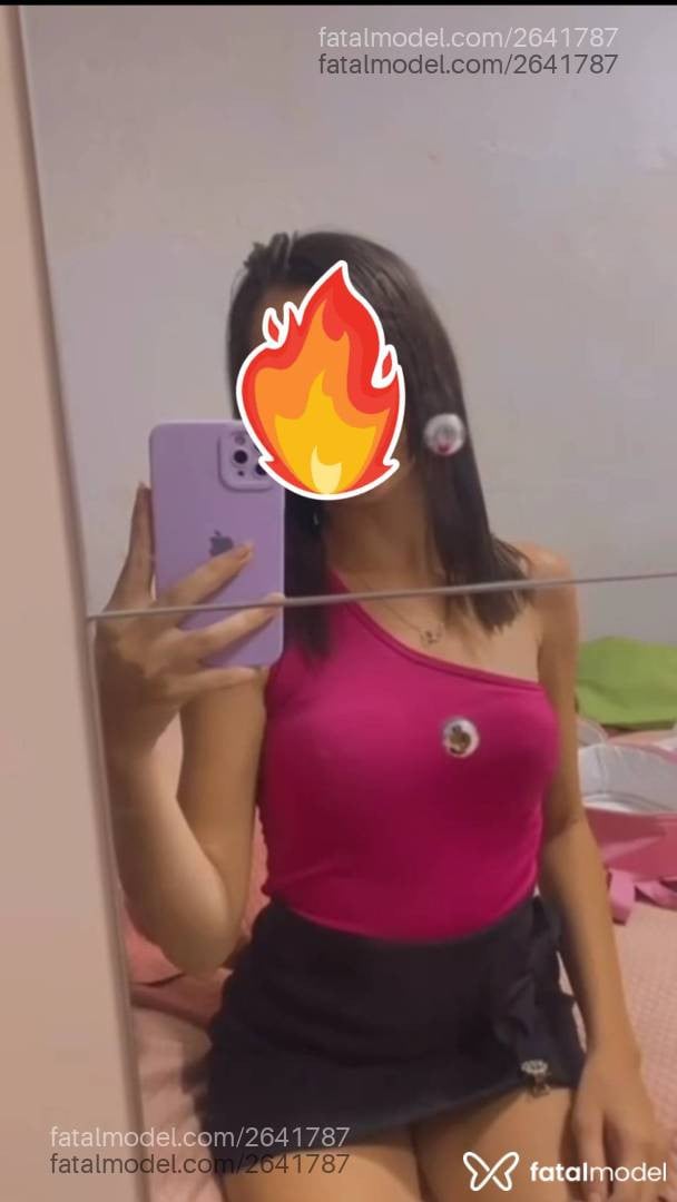 Acompanhante mulher com cabelo castanho de olhos castanhos em Virtual Acompanhante mulher com cabelo castanho de olhos castanhos em Virtual - Hellen Fontenelle