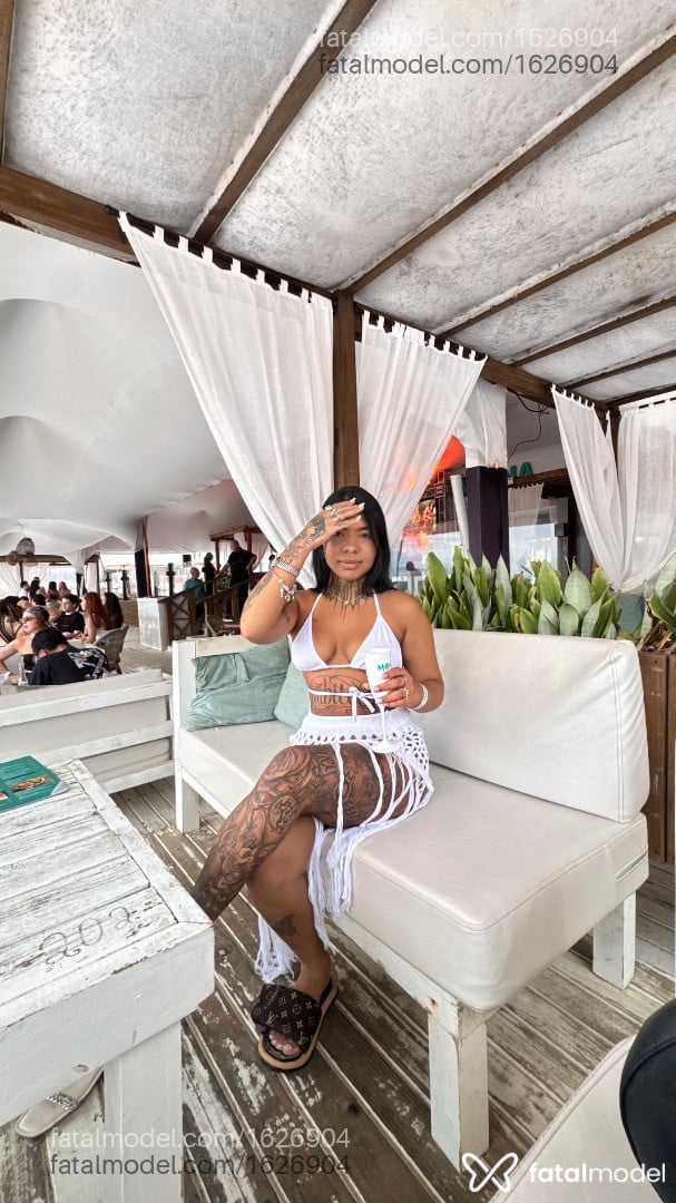 Acompanhante mulher morena (o) de olhos mel em Goiânia - Larah