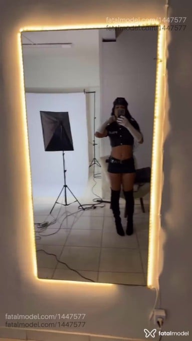 Acompanhante mulher com cabelo castanho de olhos castanhos em Colatina Acompanhante mulher com cabelo castanho de olhos castanhos em Colatina - Camila Liz