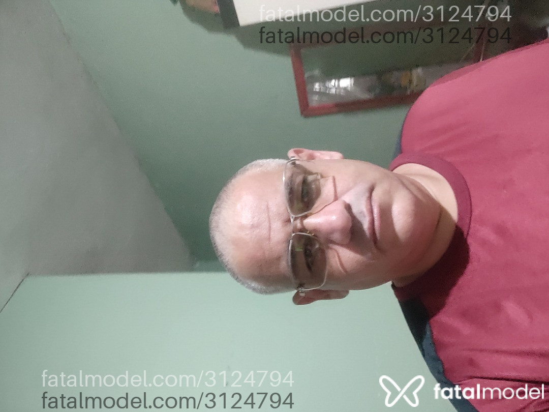 Acompanhante homem com cabelo grisalho de olhos verdes em Jacareí - Emersonfarofa