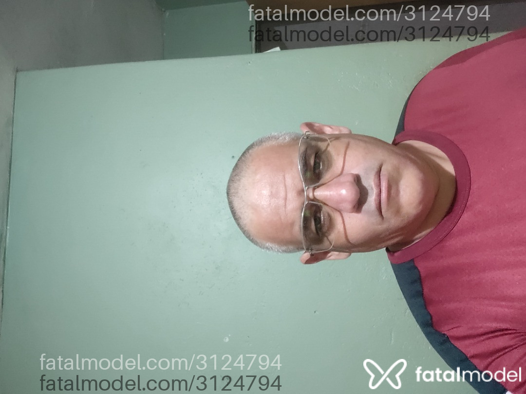 Acompanhante homem com cabelo grisalho de olhos verdes em Jacareí - Emersonfarofa