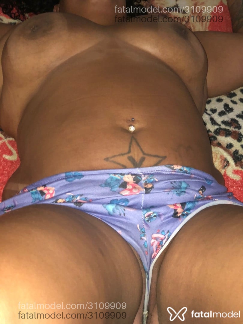 Acompanhante mulher morena (o) de olhos castanhos em Magé - Mariani