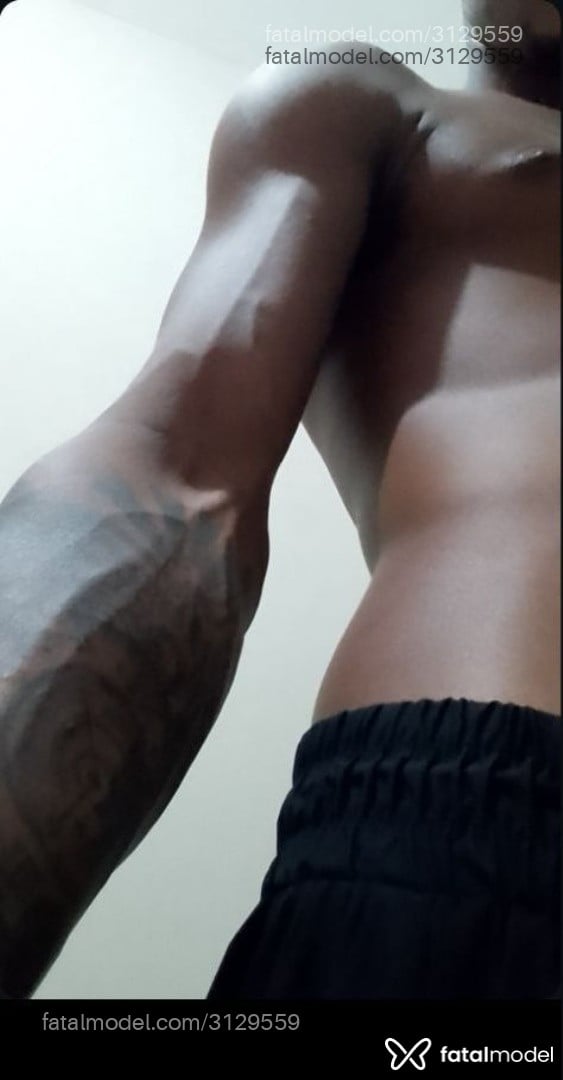 Acompanhante homem morena (o) de olhos castanhos em Cabo Frio Acompanhante homem morena (o) de olhos castanhos em Cabo Frio - Astro