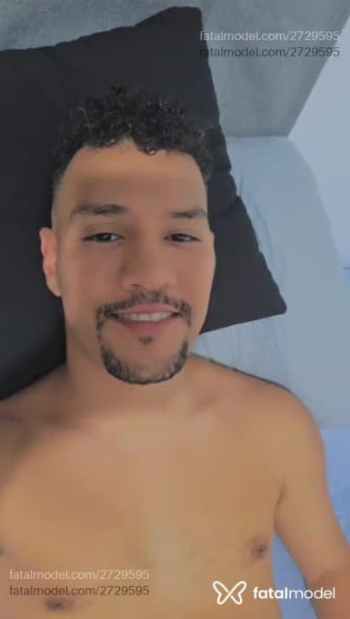 Acompanhante homem com cabelo castanho de olhos pretos em Santos - Erik Walker