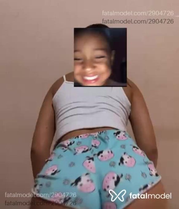 Acompanhante mulher trans com cabelo castanho de olhos castanhos em João Pinheiro - Larissa
