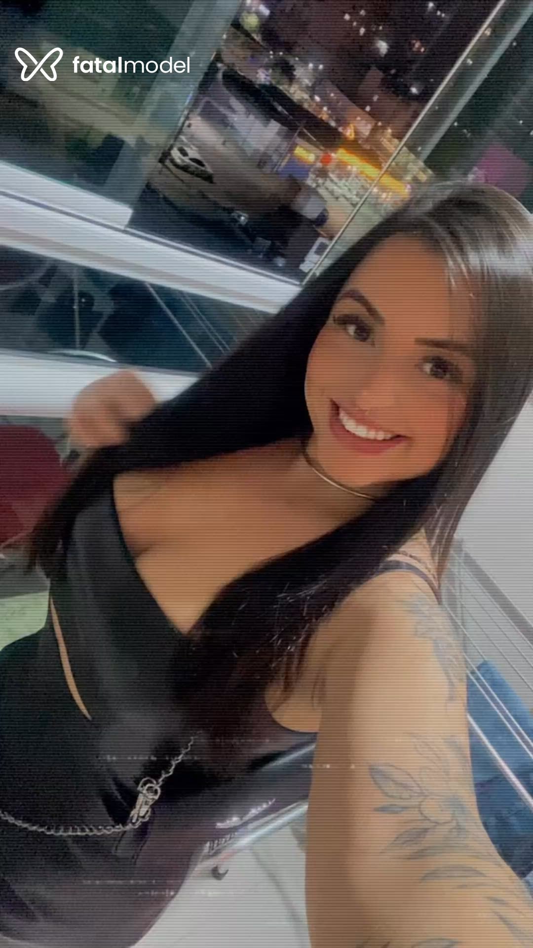 Acompanhante mulher morena (o) de olhos castanhos - Isa