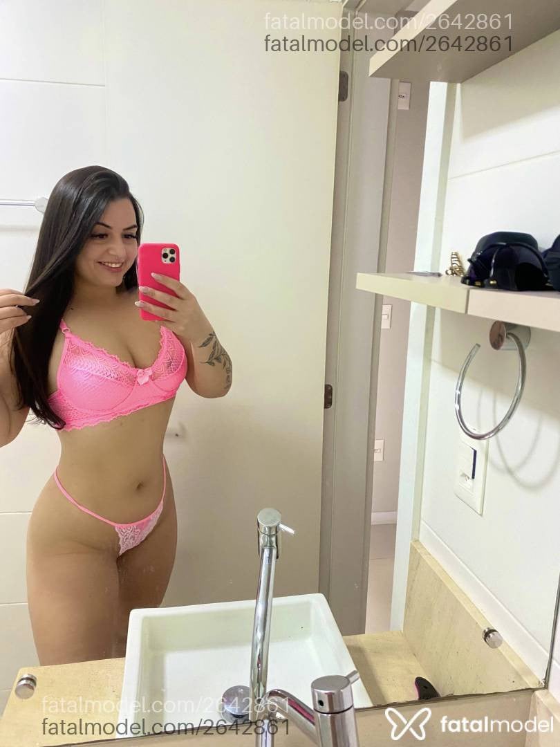 Acompanhante mulher morena (o) de olhos castanhos - Isa
