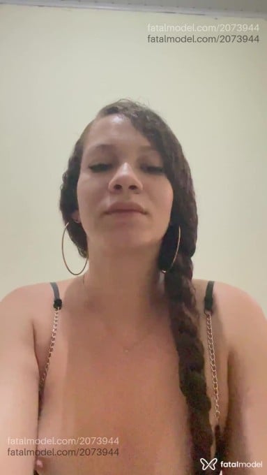 Acompanhante mulher trans com cabelo castanho de olhos mel em Gravataí - Jady Sales