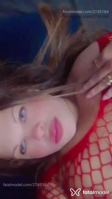 Acompanhante mulher com cabelo castanho de olhos azuis em Piracicaba - Raissa Muniz