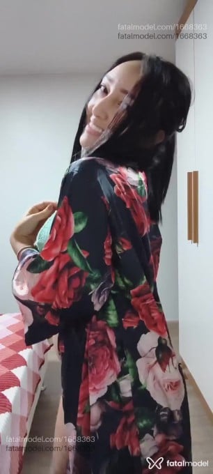 Acompanhante mulher morena (o) de olhos castanhos em Brasília - Carol Saad