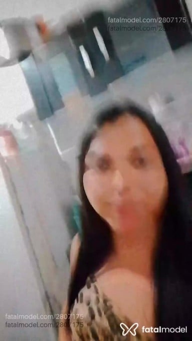 Acompanhante mulher trans com cabelo castanho de olhos castanhos em Jataúba Acompanhante mulher trans com cabelo castanho de olhos castanhos em Jataúba - Carina