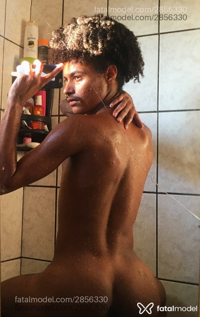 Acompanhante homem morena (o) de olhos castanhos - Rafael