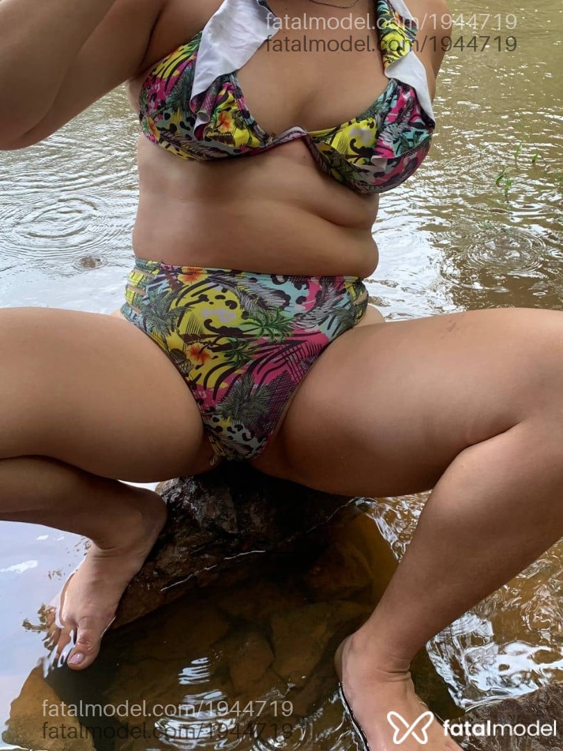Acompanhante mulher com cabelo castanho de olhos castanhos - Jasmin Acompanhante mulher com cabelo castanho de olhos castanhos - Jasmin