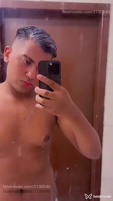 Acompanhante homem loira (o) de olhos castanhos em Joinville - Felipe