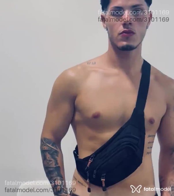 Acompanhante homem com cabelo castanho de olhos castanhos em Pelotas - Deusgrego