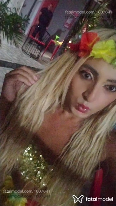 Acompanhante mulher trans loira (o) de olhos mel em Patos - Bárbara