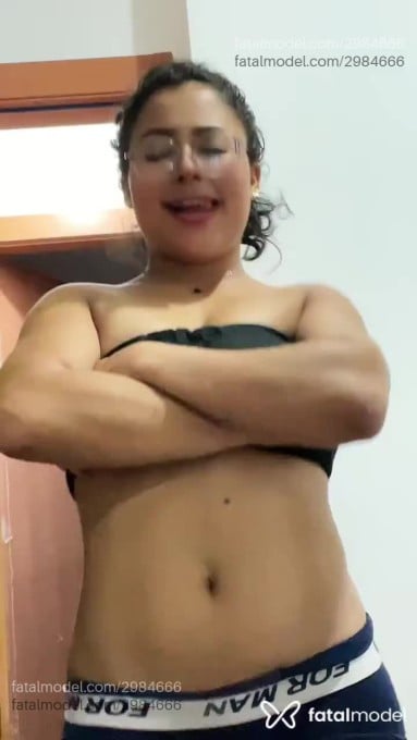 Acompanhante mulher com cabelo castanho de olhos mel em Virtual - Angel