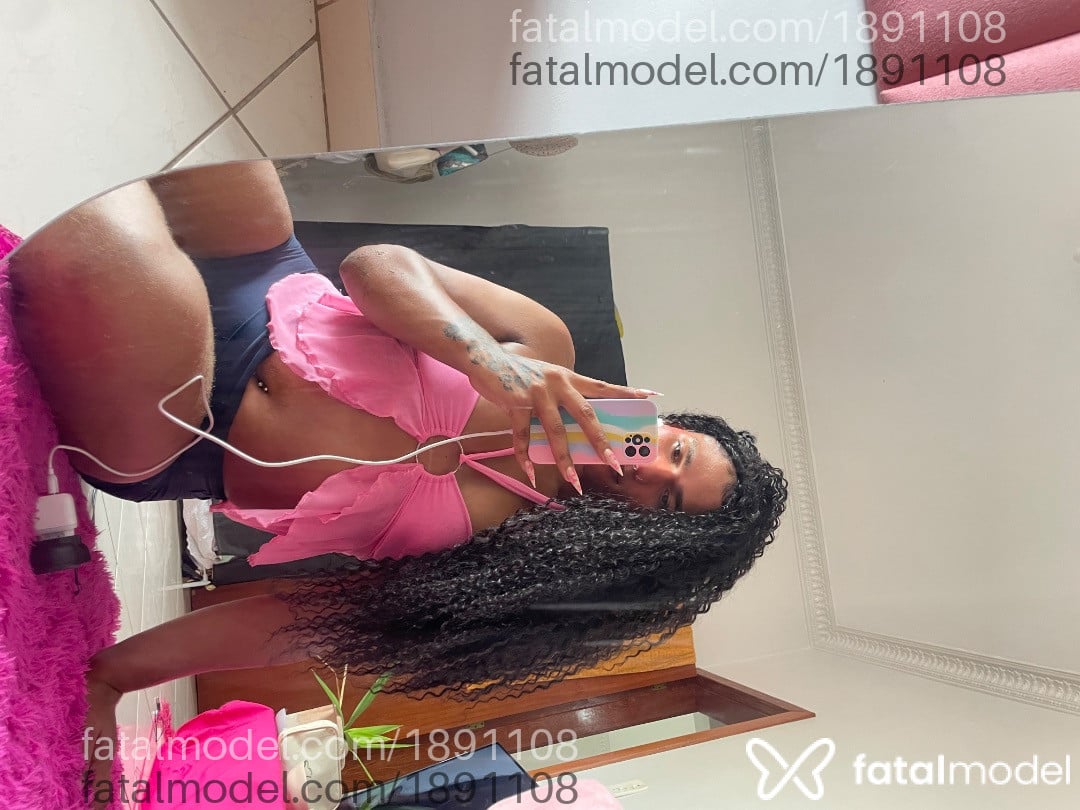 Acompanhante mulher trans morena (o) de olhos castanhos em Rio de Janeiro - Estrela