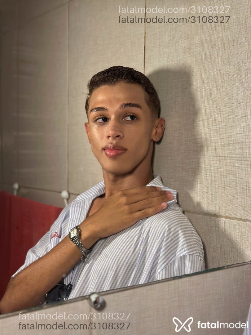 Acompanhante homem ruiva (o) de olhos castanhos em Recife - Henri