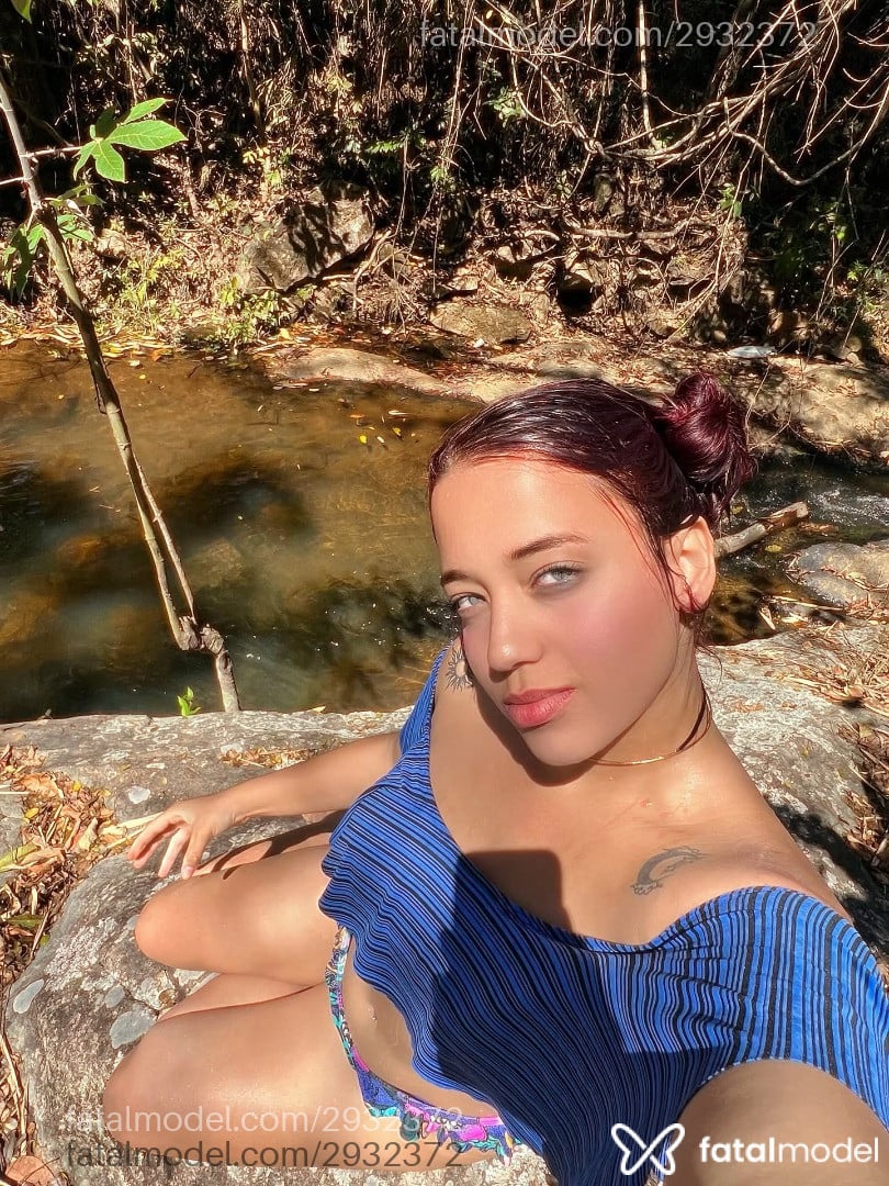 Acompanhante mulher com cabelo castanho de olhos azuis em Divinópolis - Marcella