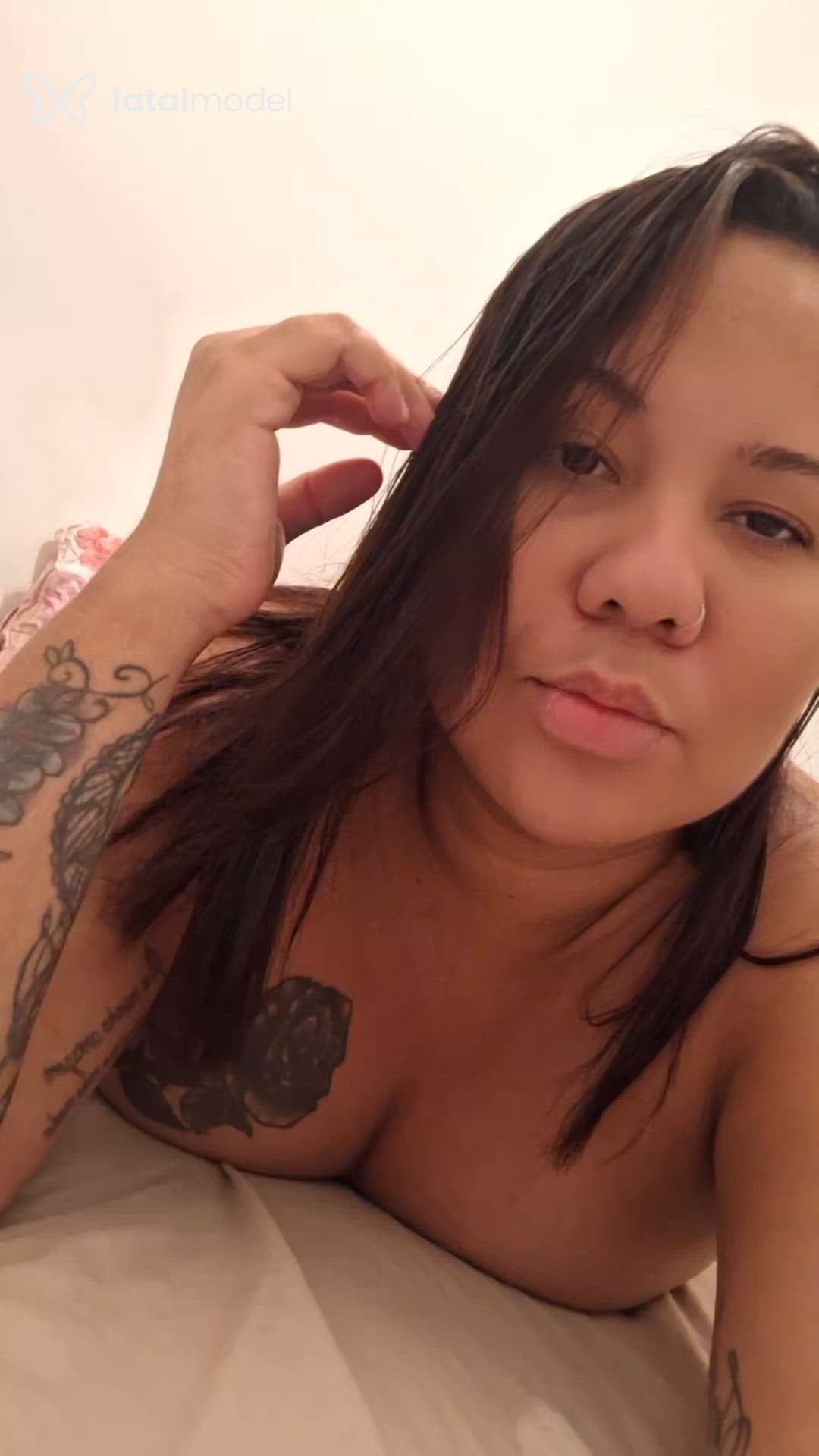 Acompanhante mulher morena (o) de olhos castanhos - Lívia Angelotti Acompanhante mulher morena (o) de olhos castanhos - Lívia Angelotti