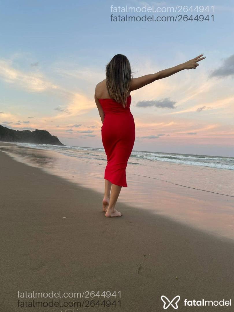 Acompanhante mulher com cabelo castanho de olhos castanhos em Porto Belo - Jasmine Bitencourt