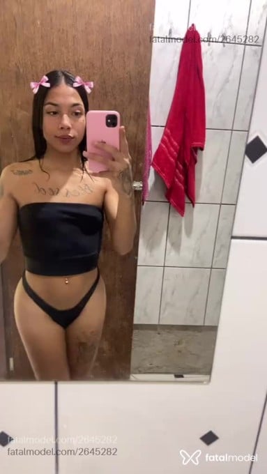 Acompanhante mulher trans morena (o) de olhos castanhos em Virtual - Pyetrinha
