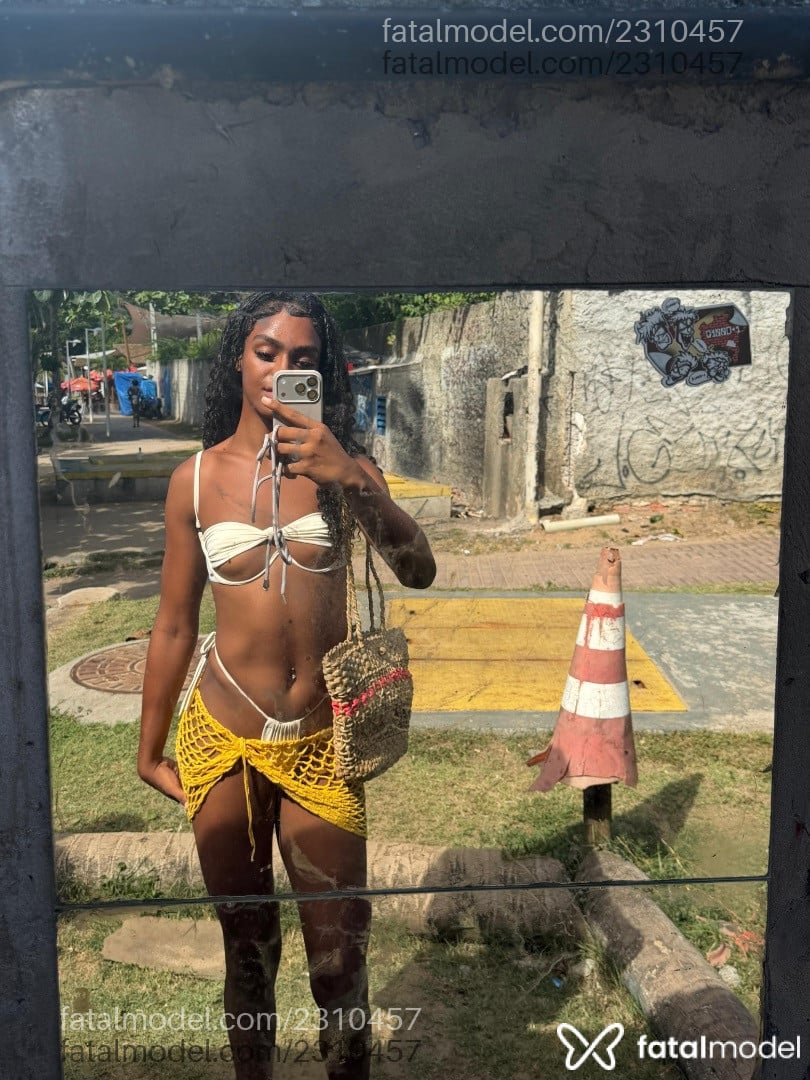 Acompanhante mulher trans com cabelo castanho de olhos castanhos em Salvador - Kyara