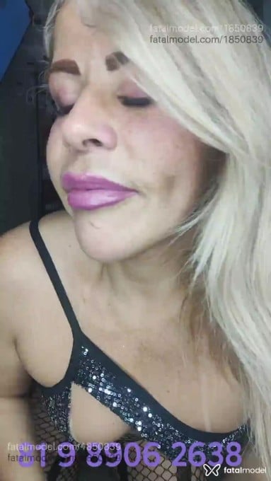 Acompanhante mulher loira (o) de olhos castanhos em Recife Acompanhante mulher loira (o) de olhos castanhos em Recife - Tamyres Joice