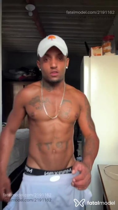 Acompanhante homem morena (o) de olhos pretos em Virtual - Jhony Black