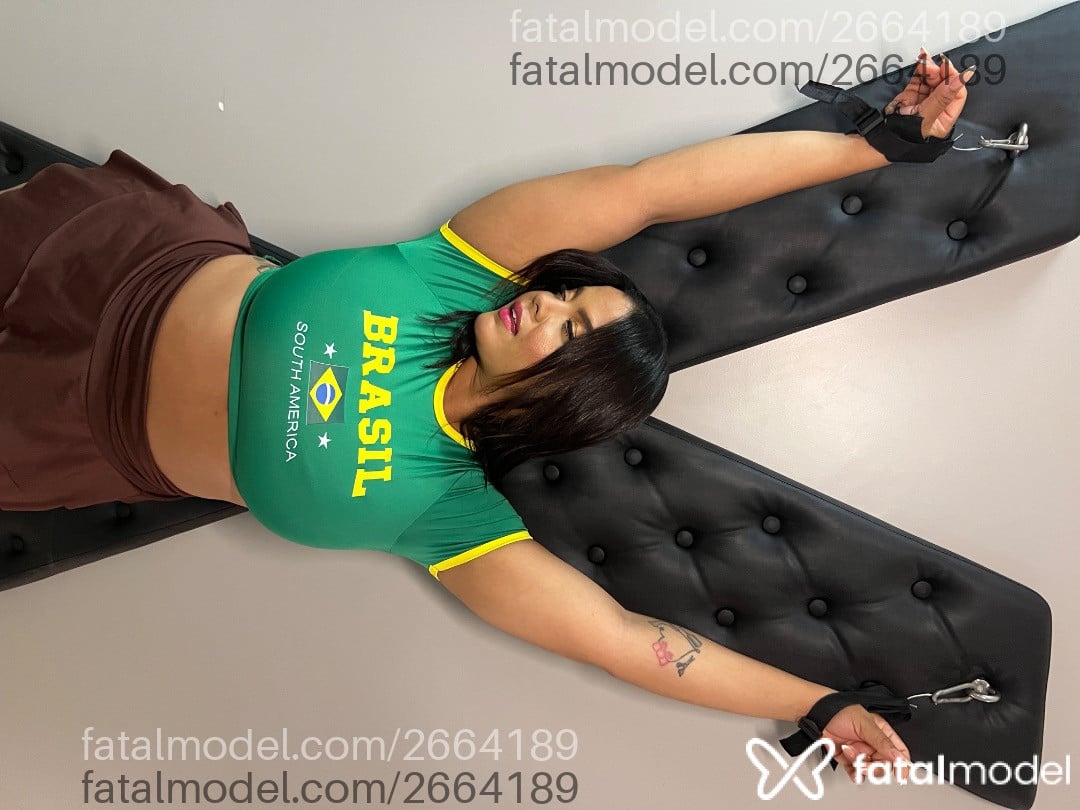 Acompanhante mulher morena (o) de olhos castanhos - Yasmim Acompanhante mulher morena (o) de olhos castanhos - Yasmim