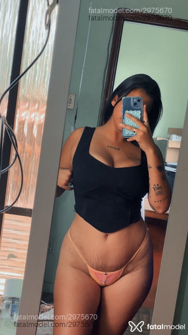 Acompanhante mulher morena (o) de olhos castanhos em São João Del Rei - Mia Kaliffa