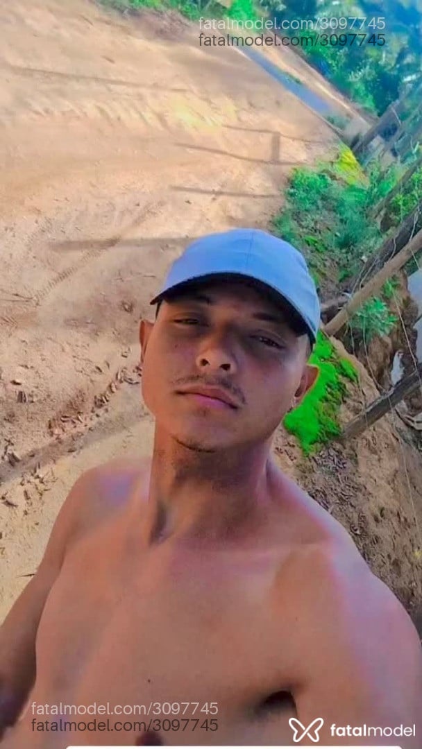 Acompanhante homem com cabelo castanho de olhos castanhos em São Mateus Acompanhante homem com cabelo castanho de olhos castanhos em São Mateus - Rodrigo