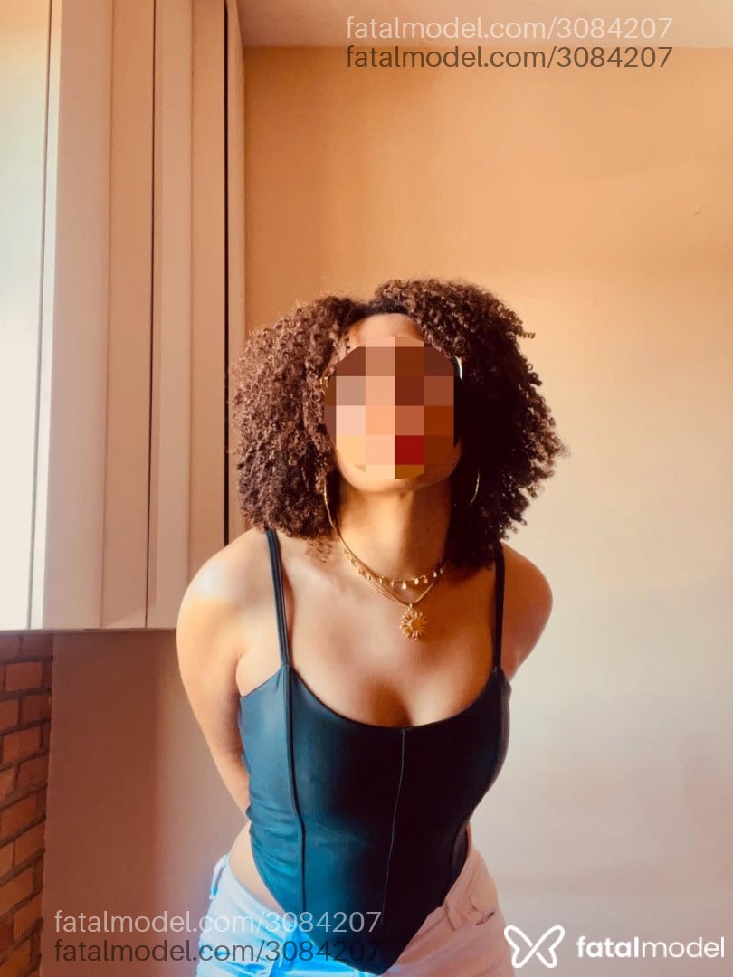 Acompanhante mulher morena (o) de olhos castanhos em Belo Horizonte - Mariana Dias