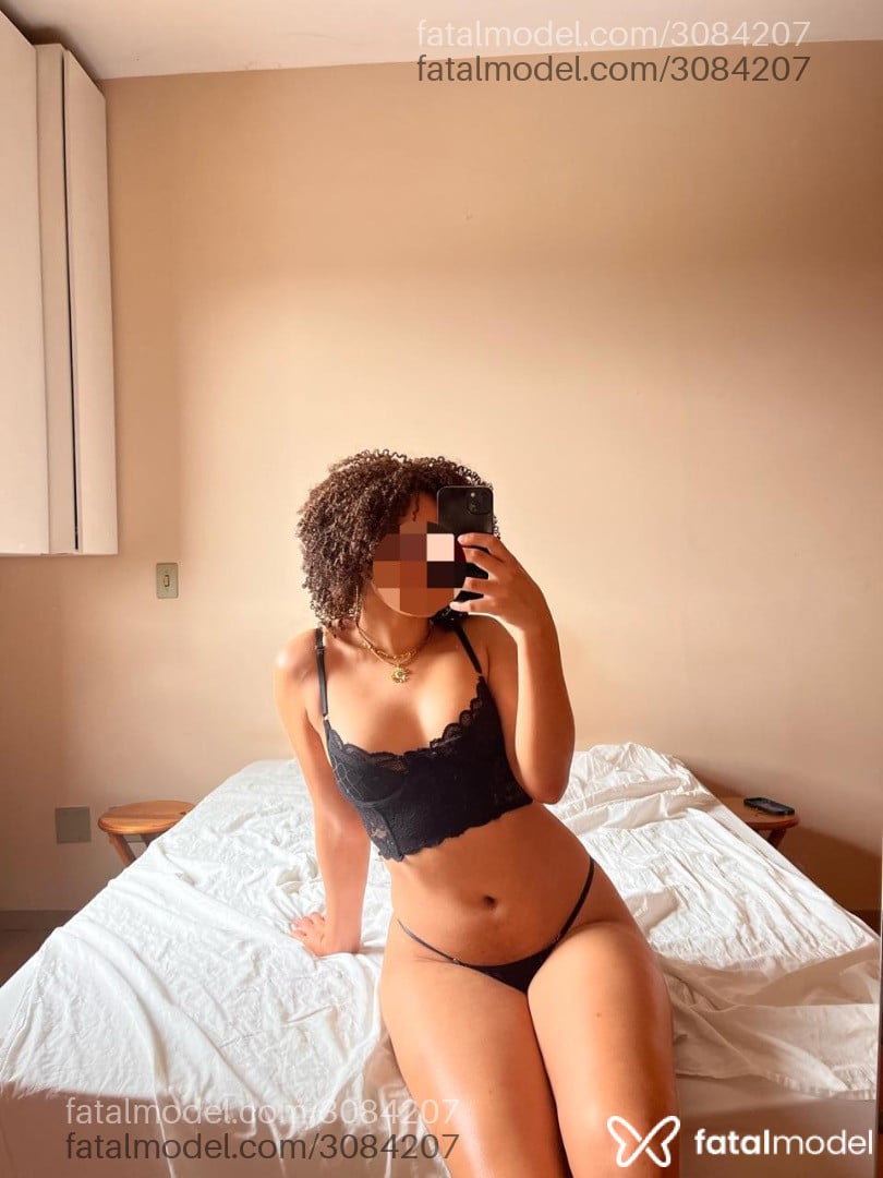 Acompanhante mulher morena (o) de olhos castanhos em Belo Horizonte - Mariana Dias