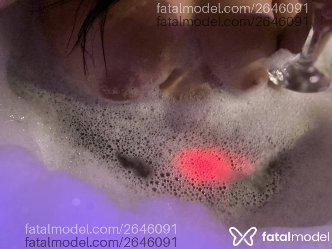 Acompanhante mulher morena (o) de olhos castanhos em São João Batista - Valicheska