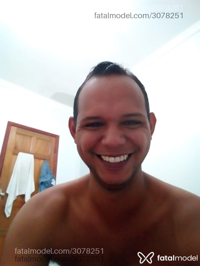 Acompanhante homem com cabelo castanho de olhos castanhos em Porto Velho - Emerson