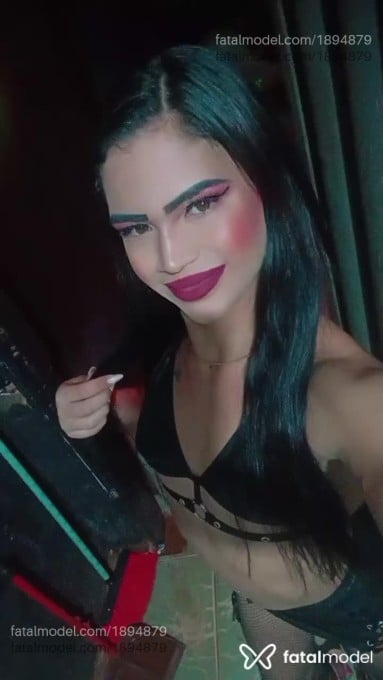 Acompanhante mulher trans com cabelo castanho de olhos castanhos em Pontes e Lacerda - PATRINY
