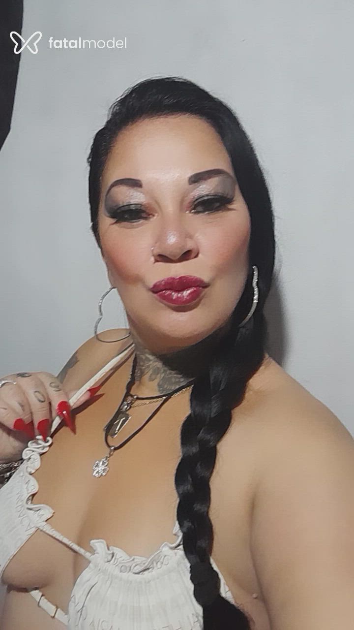 Acompanhante mulher morena (o) de olhos castanhos - Morena Acompanhante mulher morena (o) de olhos castanhos - Morena