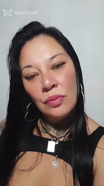Acompanhante mulher morena (o) de olhos castanhos - Morena Acompanhante mulher morena (o) de olhos castanhos - Morena