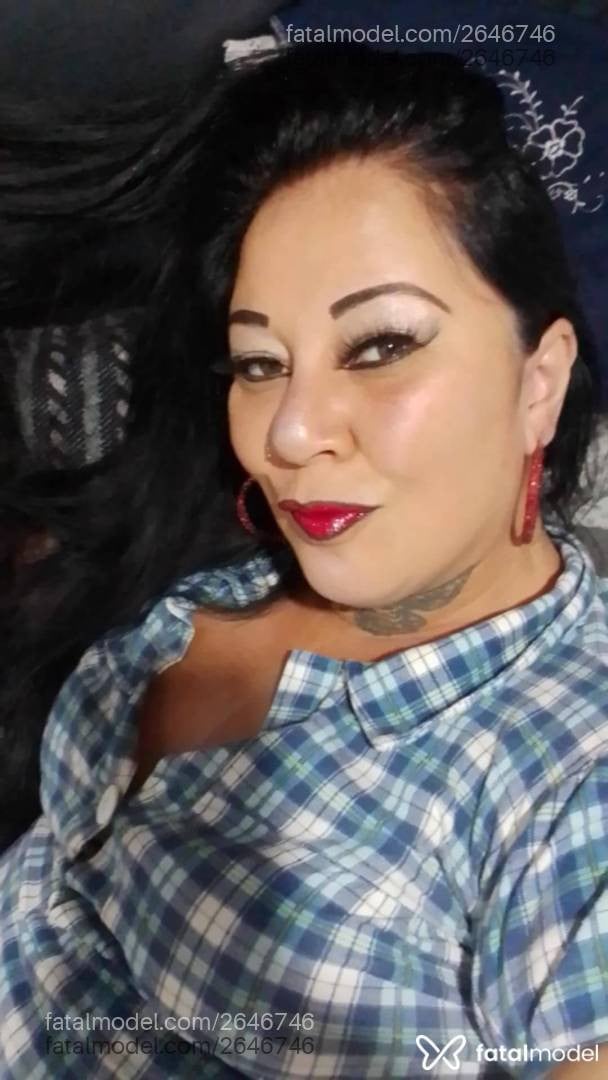 Acompanhante mulher morena (o) de olhos castanhos - Morena