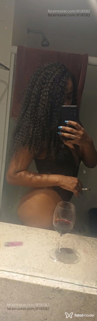 Acompanhante mulher com cabelo castanho de olhos pretos em Itabirito Acompanhante mulher com cabelo castanho de olhos pretos em Itabirito - Majuh