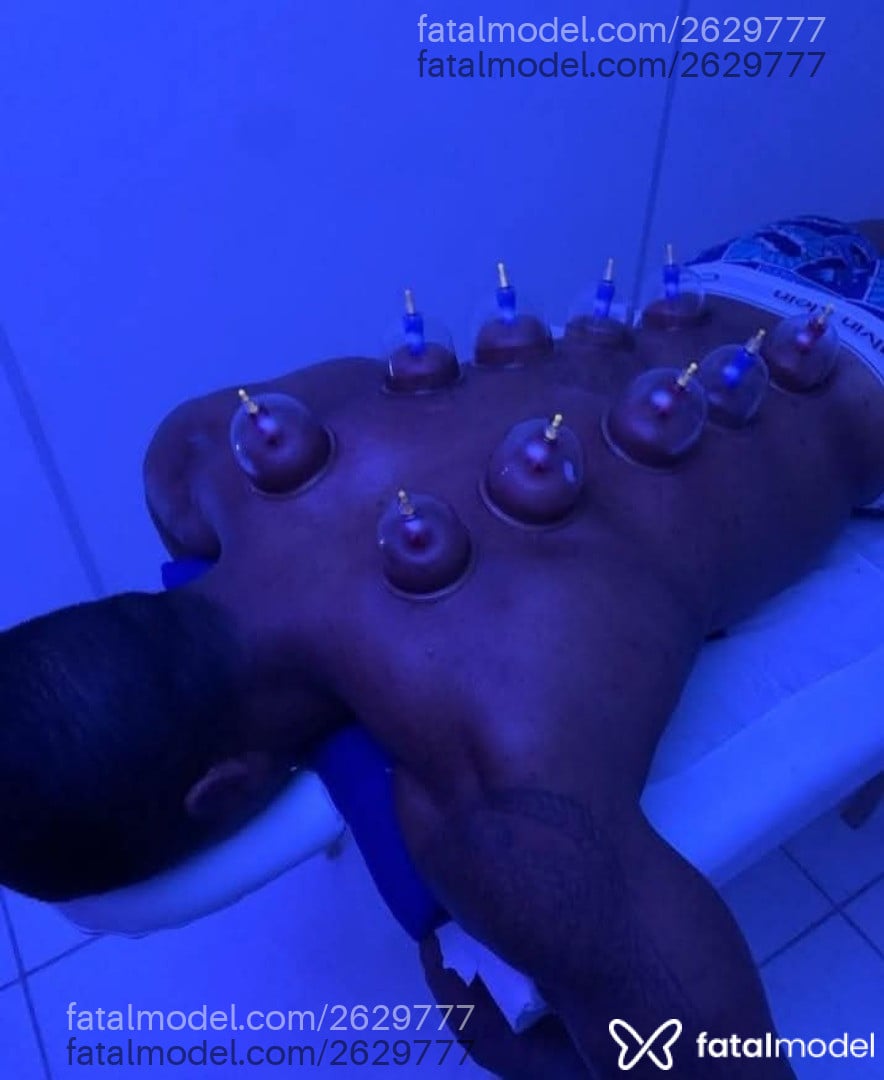 Acompanhante homem sem cabelo de olhos pretos em Pelotas - Masoterapeuta