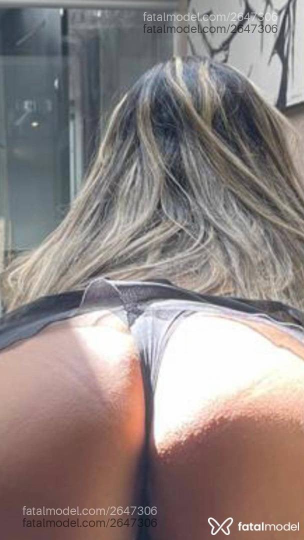 Acompanhante mulher loira (o) de olhos verdes - Nicole Acompanhante mulher loira (o) de olhos verdes - Nicole