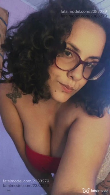 Acompanhante mulher com cabelo castanho de olhos castanhos - Luna Acompanhante mulher com cabelo castanho de olhos castanhos - Luna