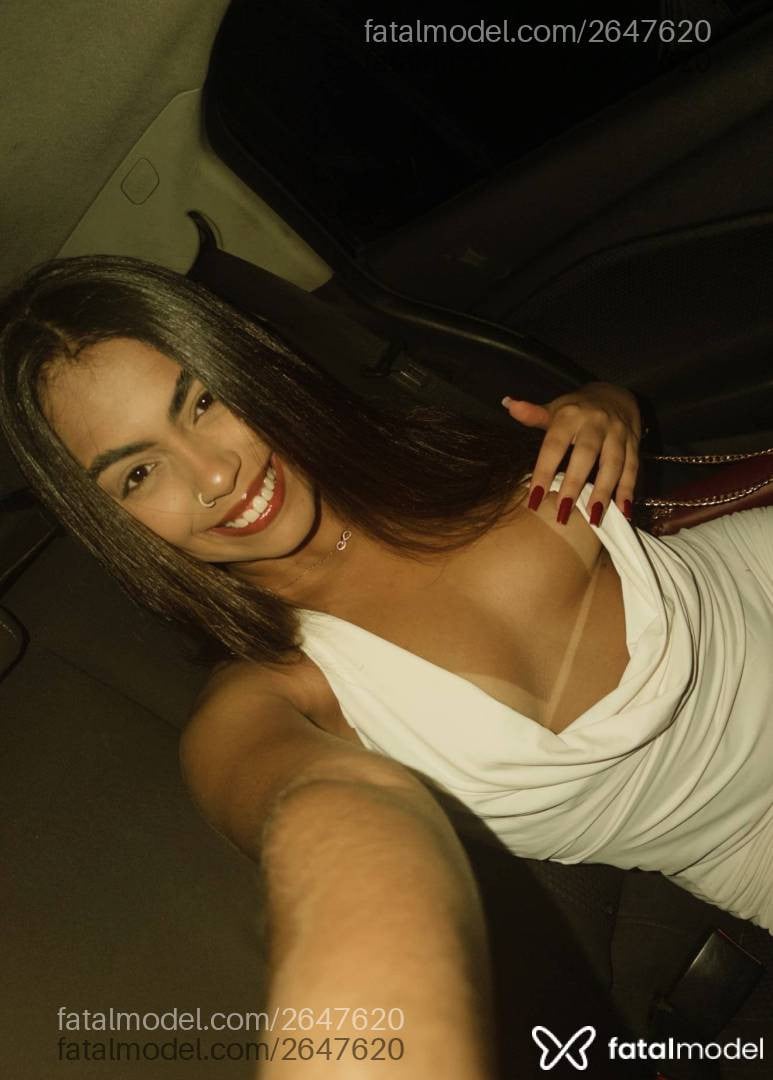 Acompanhante mulher morena (o) de olhos castanhos - Alice