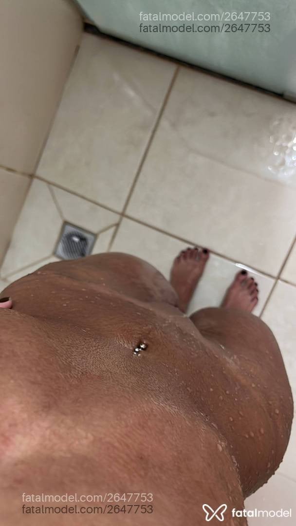 Acompanhante mulher morena (o) de olhos castanhos - Vitória