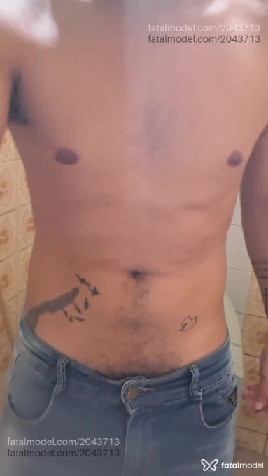Acompanhante homem morena (o) de olhos pretos - Ryan Acompanhante homem morena (o) de olhos pretos - Ryan