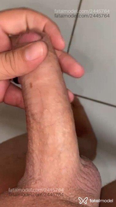 Acompanhante homem com cabelo castanho de olhos castanhos em Araguaína Acompanhante homem com cabelo castanho de olhos castanhos em Araguaína - Wesley